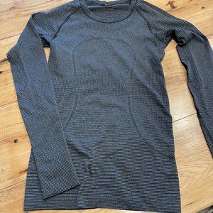 Lululemon Swiftly Tech Long Sleeve Shirt 2.0, size 4
